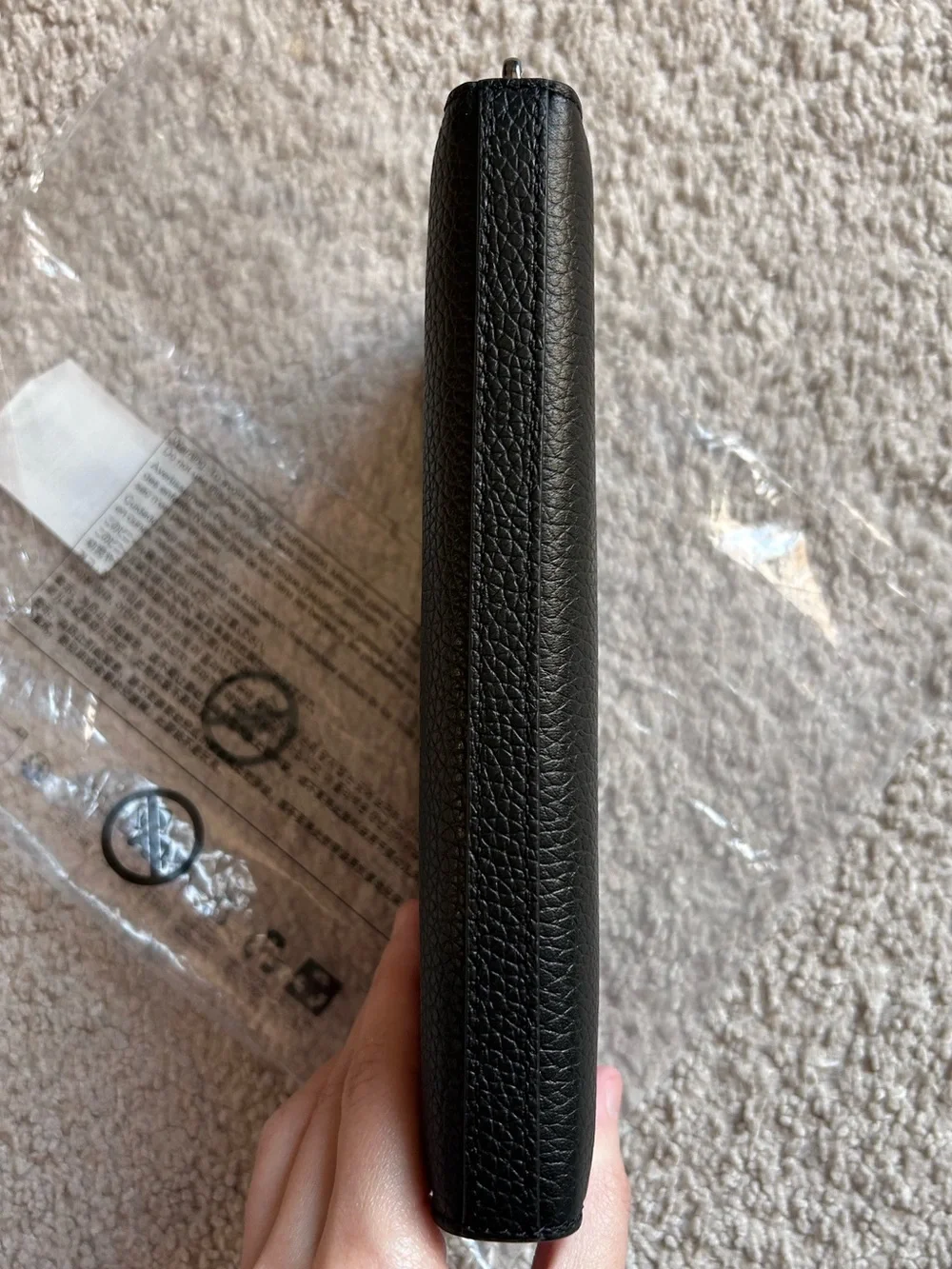 Michael Kors Cooper Pebbled Leather Logo Smartphone Zip Long Wallet Black OS